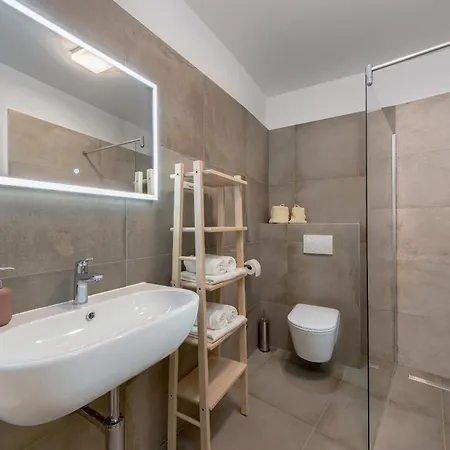 San For 6 Persons In Medulin With Fitness And Only 2 Km From The With Sea View *