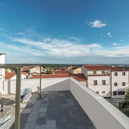 San For 6 Persons In Medulin With Fitness And Only 2 Km From The With Sea View