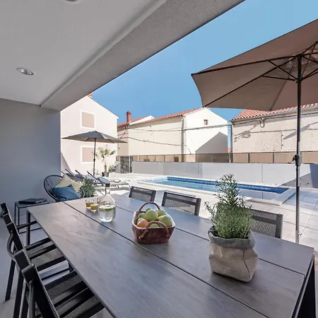 Villa San For 6 Persons In Medulin With Fitness And Only 2 Km From The With Sea View Liznjan