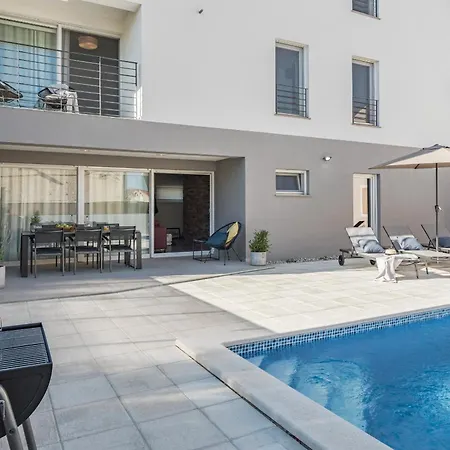 San For 6 Persons In Medulin With Fitness And Only 2 Km From The With Sea View *